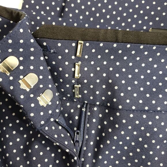 Roz & Ali Womens Pants Size 2 Avg Ankle Blue White Polka Dot Classic Fit Pockets - Picture 8 of 12